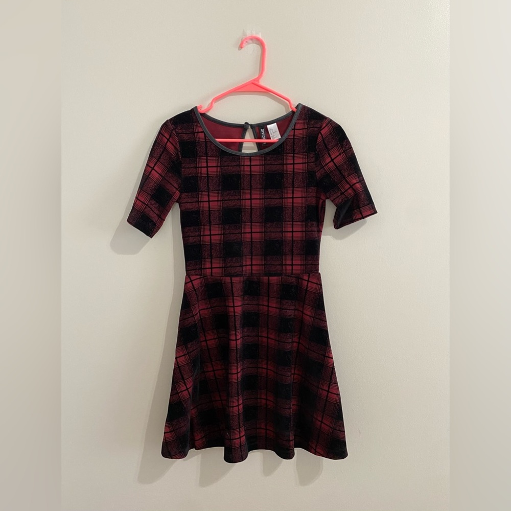 super cute form fitted casual dress